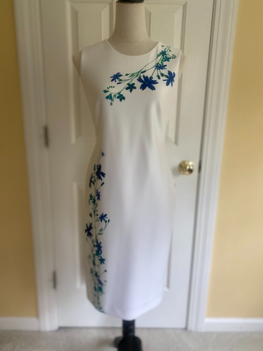 CALVIN KLEIN white with blue flowers sheath dress, size 4